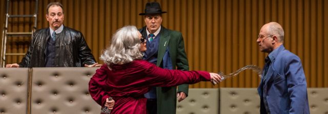 «Η ζωή μας είναι ένα σπίτι του χρόνου»