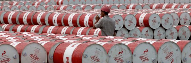 Ζυγίζουν τις εξελίξεις με το Ιράν στις αγορές του μαύρου χρυσού