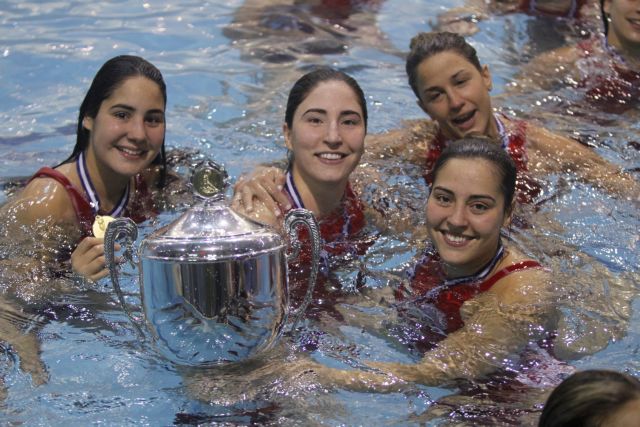 Νταμπλ για τις κόκκινες γοργόνες