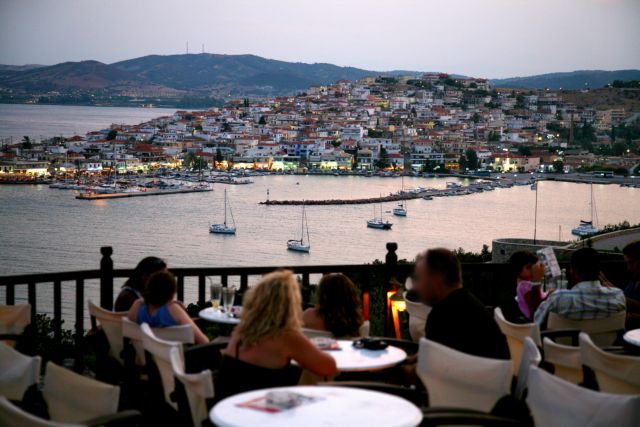 Βόλτα στο Μπίστι, στο λιμάνι και στα Μανδράκια