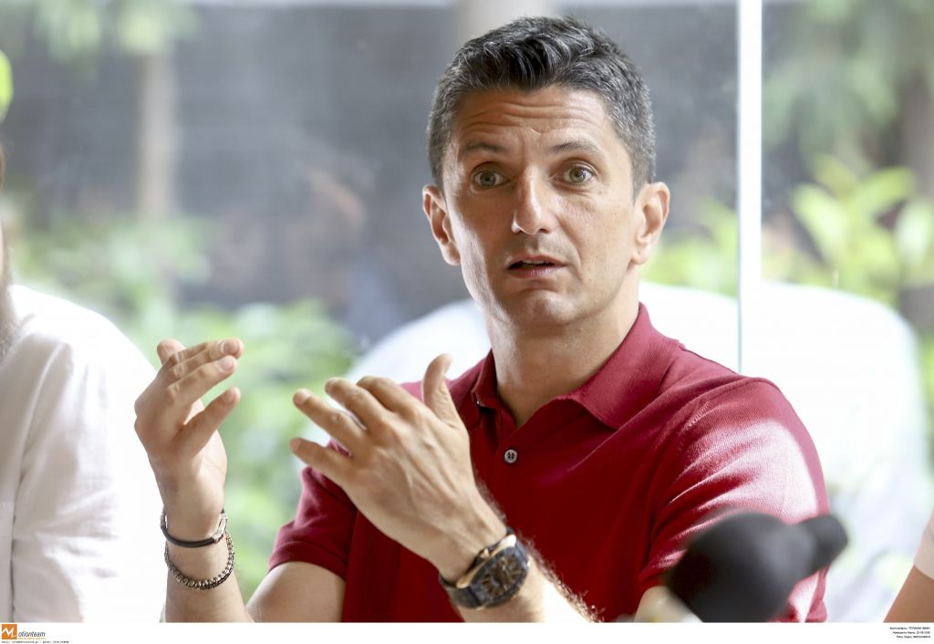 Απέλαση κύριε Λουτσέσκου