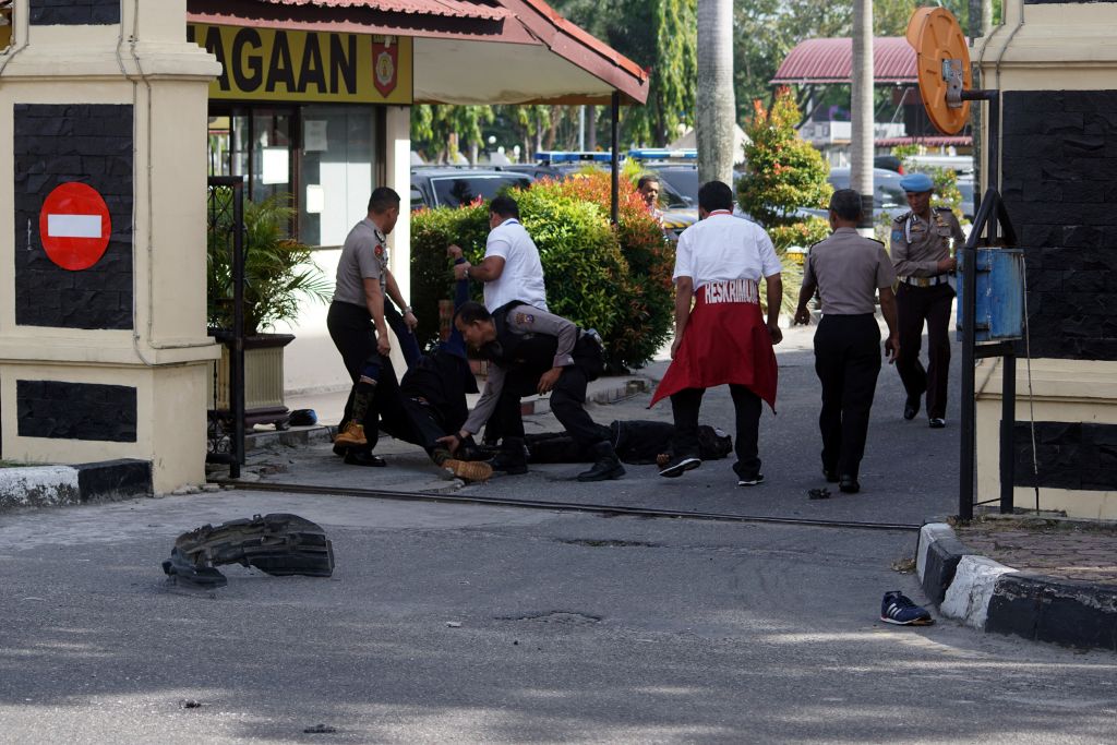 Ινδονησία:Το ΙΚ ανέλαβε την ευθύνη για την επίθεση σε αστυνομικό τμήμα