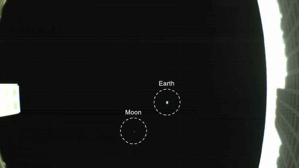 Εντυπωσιακή εικόνα της Γης από δορυφόρο που ταξιδεύει στον Αρη