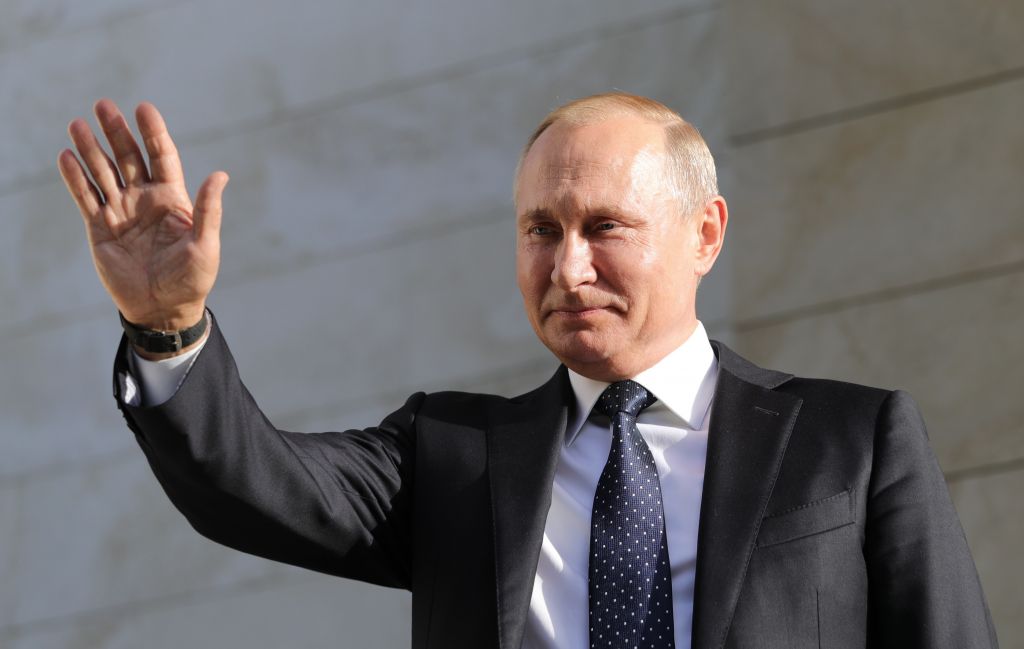 Τεχνοκράτες και μάνατζερ στη νέα κυβέρνηση που εγκρίθηκε απο τον Πούτιν