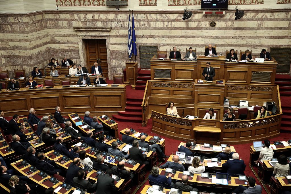 Οι γαλάζιες ερμηνείες του νέου ιδεολογικού πολέμου ΣΥΡΙΖΑ – ΝΔ