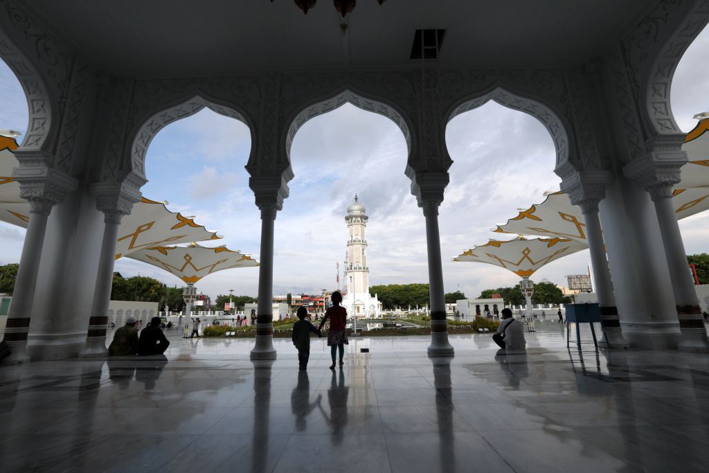 Καλλιτέχνες και αθλητές σε εκστρατεία κατά της εμπορίας κρέατος σκύλου