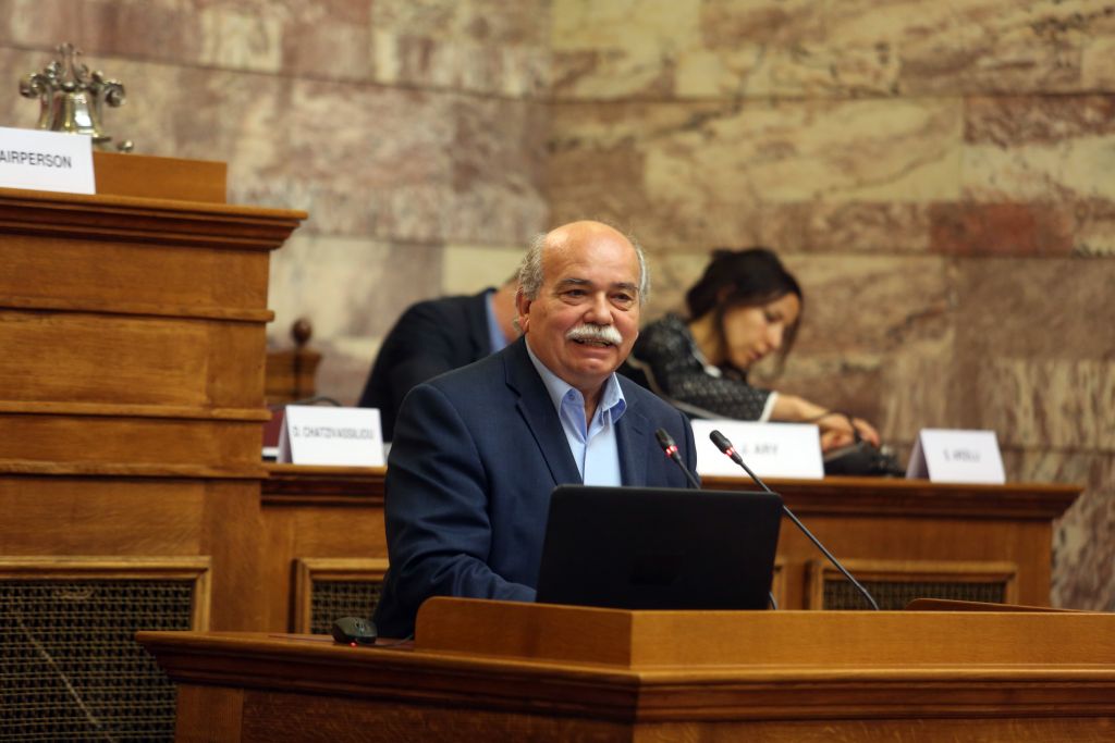 Βούτσης: Σε ένα νόμο με τη διαδικασία του επείγοντος τα προαπαιτούμενα