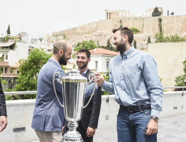Το μπάσκετ βρήκε το φως του στην Ακρόπολη