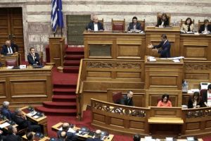 Μύρισε… εκλογές στη Βουλή