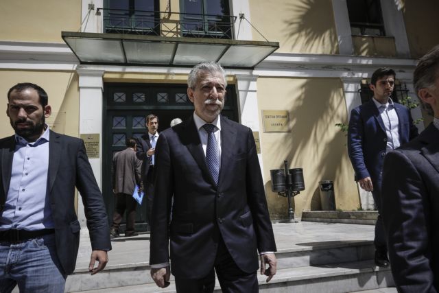 Δικηγόροι κατά Κοντονή για την τριχοτόμηση