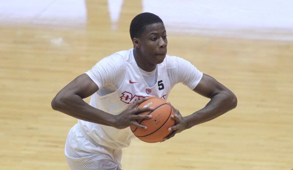 O Κώστας Αντετοκούνμπο προπονείται με τους Λέικερς