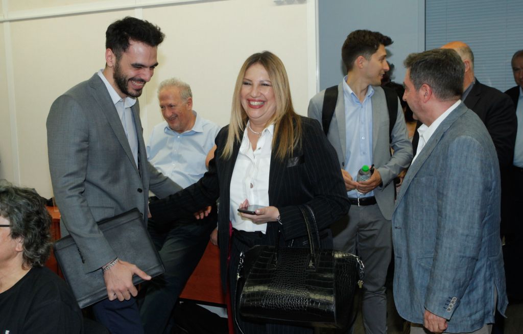 Δεν θα γίνουμε δεκανίκι κανενός διαμηνύει η Γεννηματά