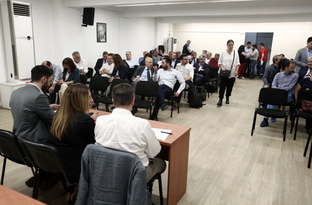 Κίνημα Αλλαγής: Καταρρέει το παραμύθι για έξοδο από την κρίση