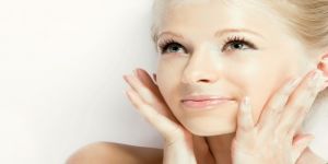 Μασάζ προσώπου: Χαρίζει νεανικό και λαμπερό δέρμα – Μειώνει το στρες