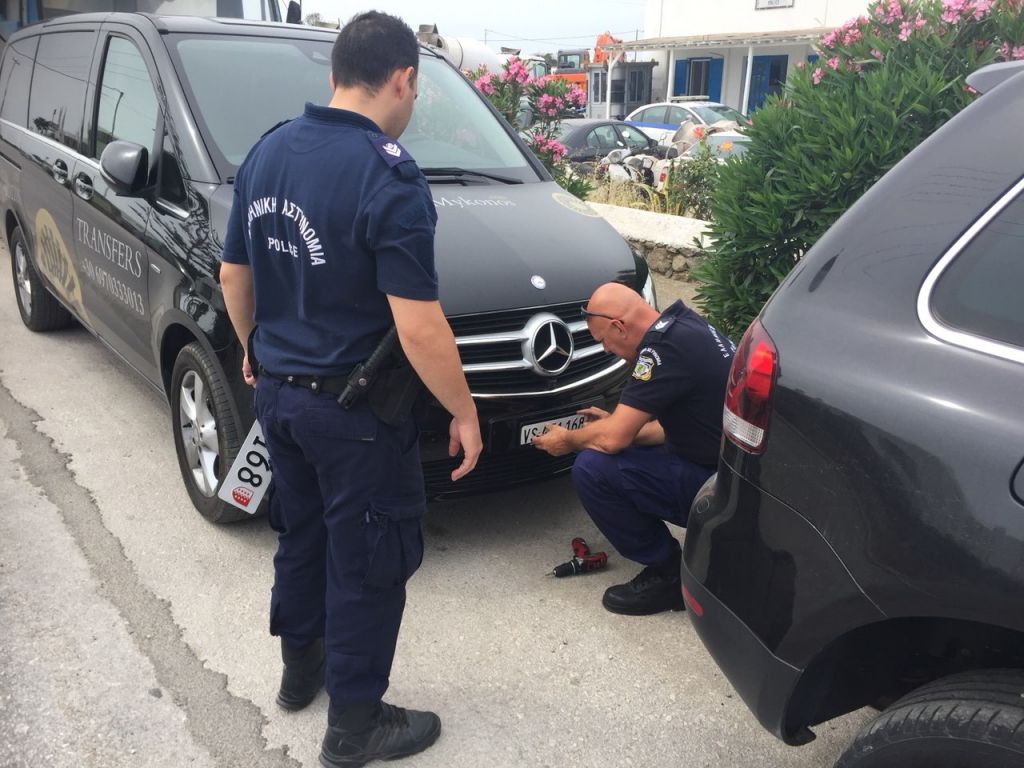 VIP φοροδιαφυγή με λιμουζίνες στη Μύκονο