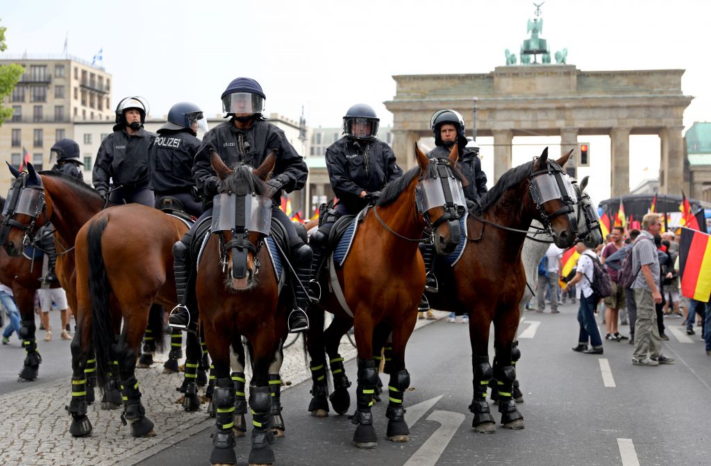 Βερολίνο: Αντιδράσεις σε διαδήλωση μελών του AfD
