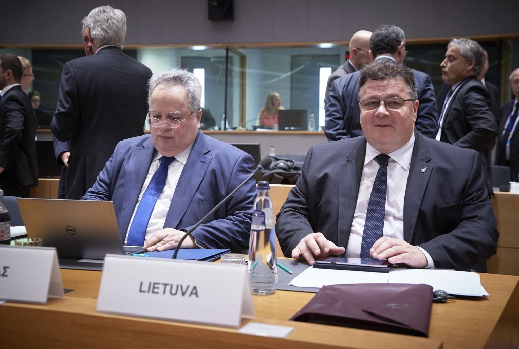 Βερολίνο: Ιστορική ευκαιρία να τα βρουν Αθήνα και Σκόπια