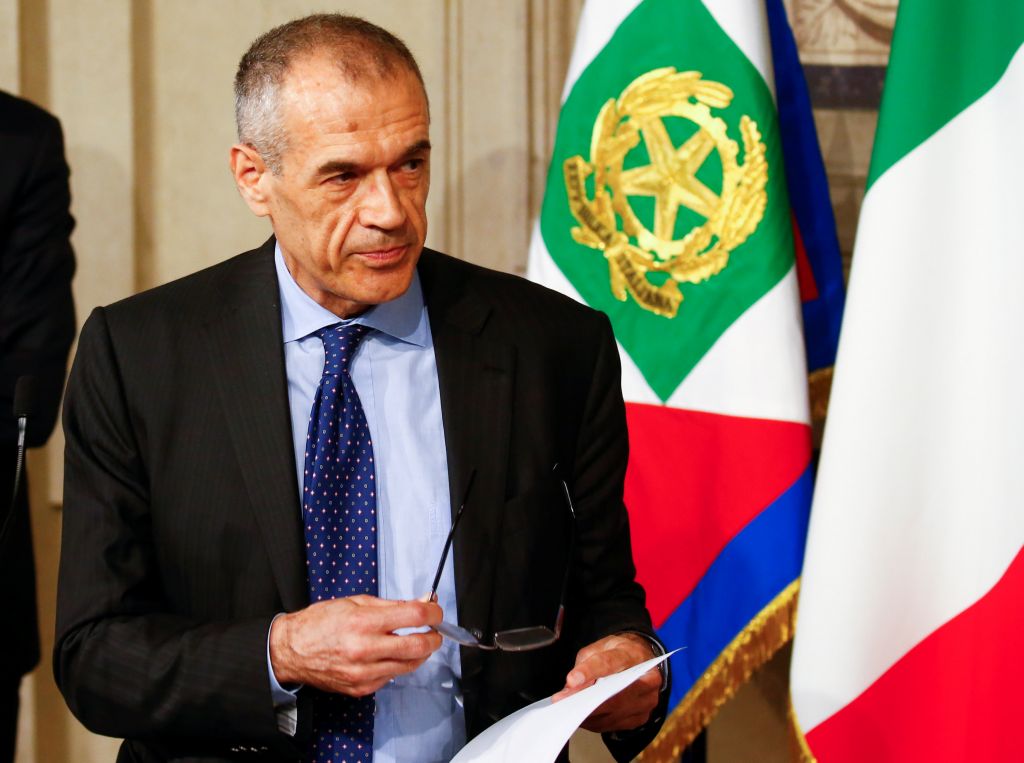 Εντολή σχηματισμού κυβέρνησης στον Κοταρέλι – Η επόμενη μέρα στην Ιταλία