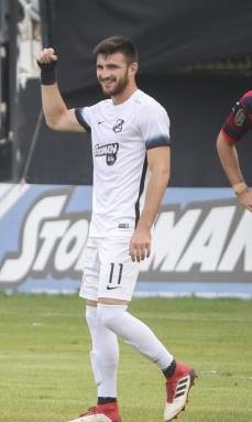 Ερχεται φουριόζος