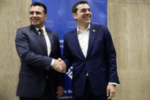 Δύο υπογραφές πριν από το τέλος