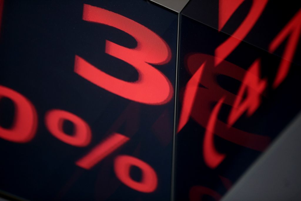 Ιταλικός εφιάλτης χτυπά και την Ελλάδα: Ισχυρά χτυπήματα σε μετοχές, ομόλογα