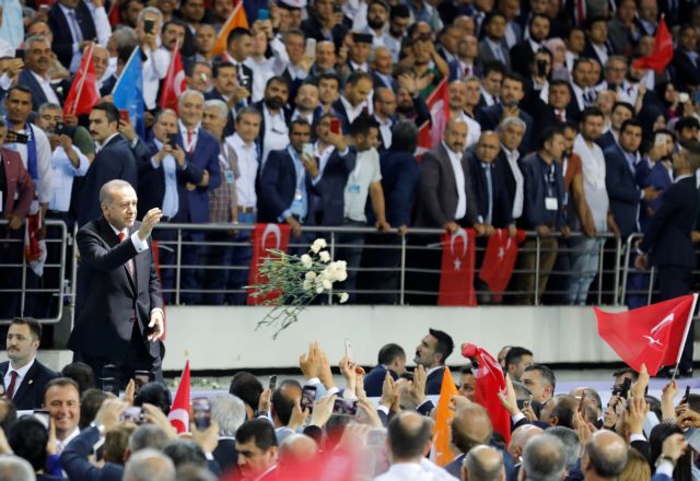 Πρόκληση με κακόγουστο βίντεο για την Αλωση