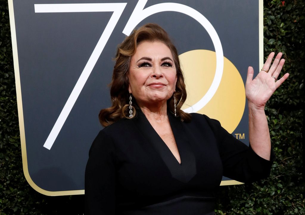«Κόπηκε» η σειρά «Roseanne» μετά το ρατσιστικό tweet της Ροζάν Μπαρ