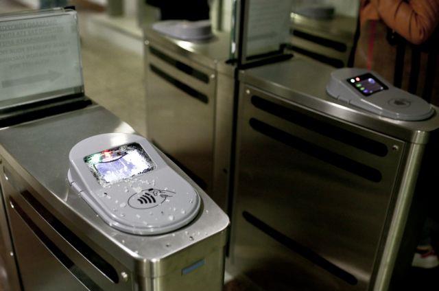 Εσπασαν πάλι ακυρωτικά μηχανήματα, η αστυνομία τους ψάχνει…