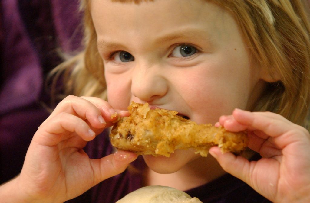Οι 10 «εντολές» για να τρώνε τα παιδιά σωστά