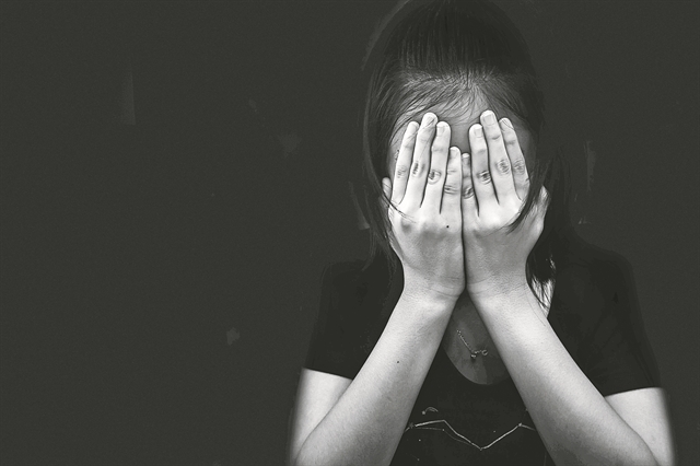 Το εμπόριο της συγκίνησης, το εμπόριο της δυσπιστίας