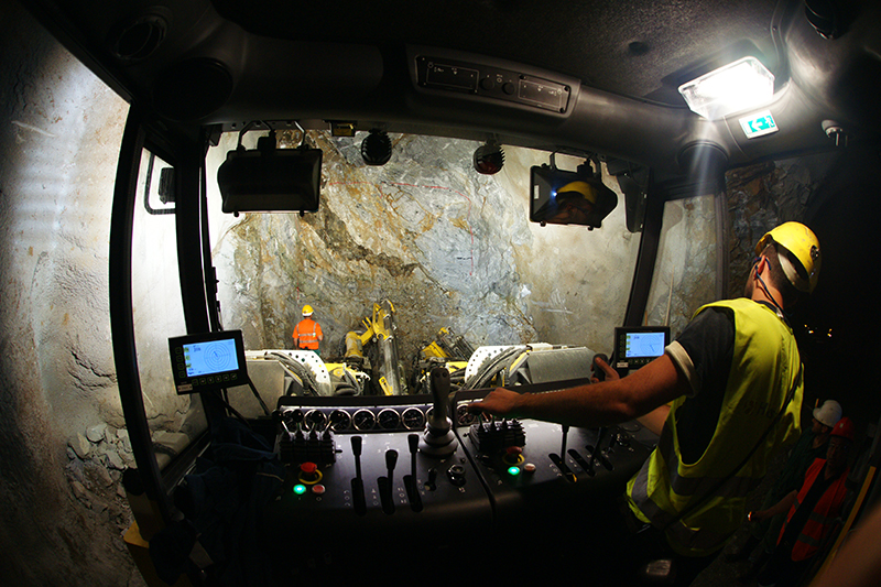 Οι εργαζόμενοι στα Μεταλλεία Κασσάνδρας στον ΥΠΕΝ