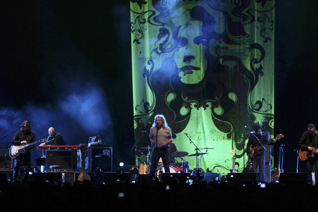 Οι Led Zeppelin γιορτάζουν μισό αιώνα ροκ με ένα επετειακό βιβλίο