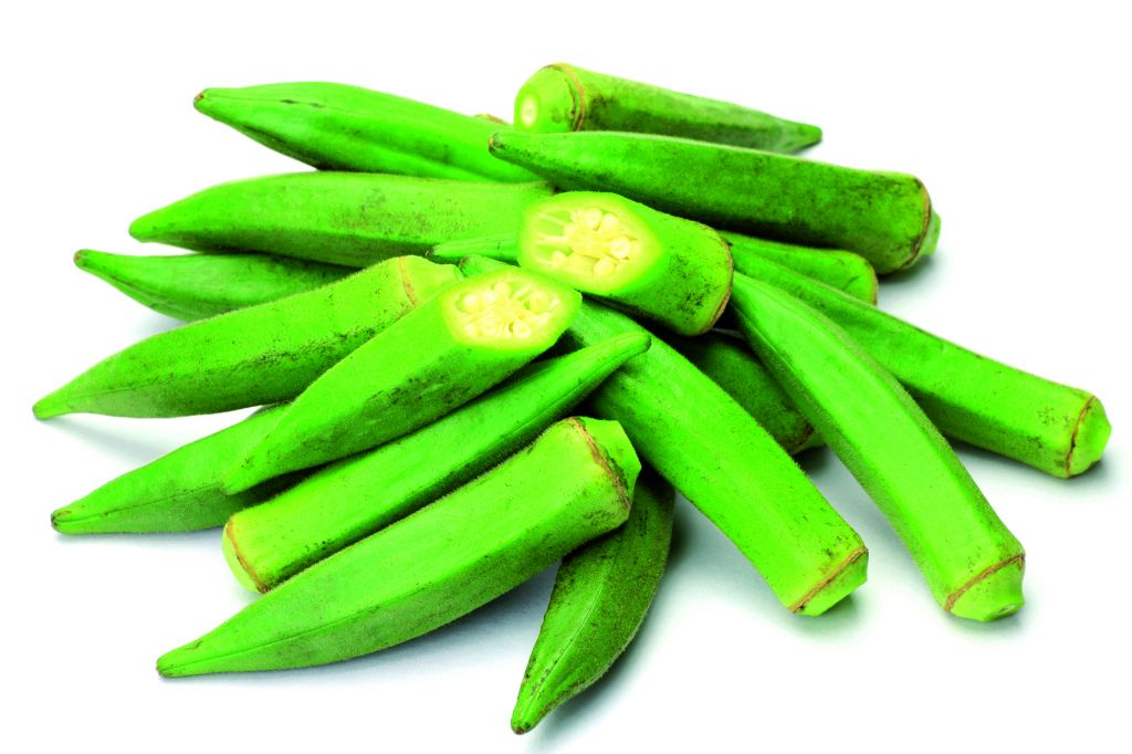 Μπάμιες με λιαστή ντομάτα, βασιλικό και φέτα