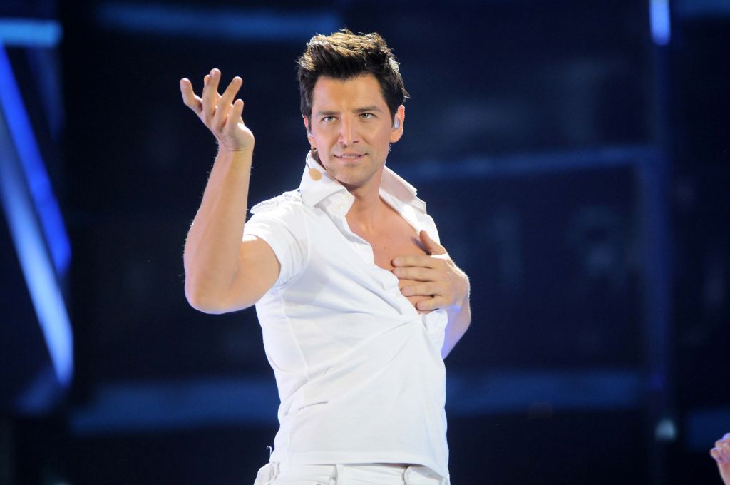 Σάκης Ρουβάς: Δεσμεύονται οι εταιρικοί λογαριασμοί του γνωστού τραγουδιστή