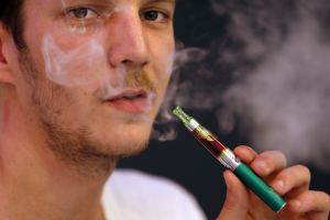 Το ηλεκτρονικό τσιγάρο δεν είναι μέθοδος να κόψετε το κάπνισμα