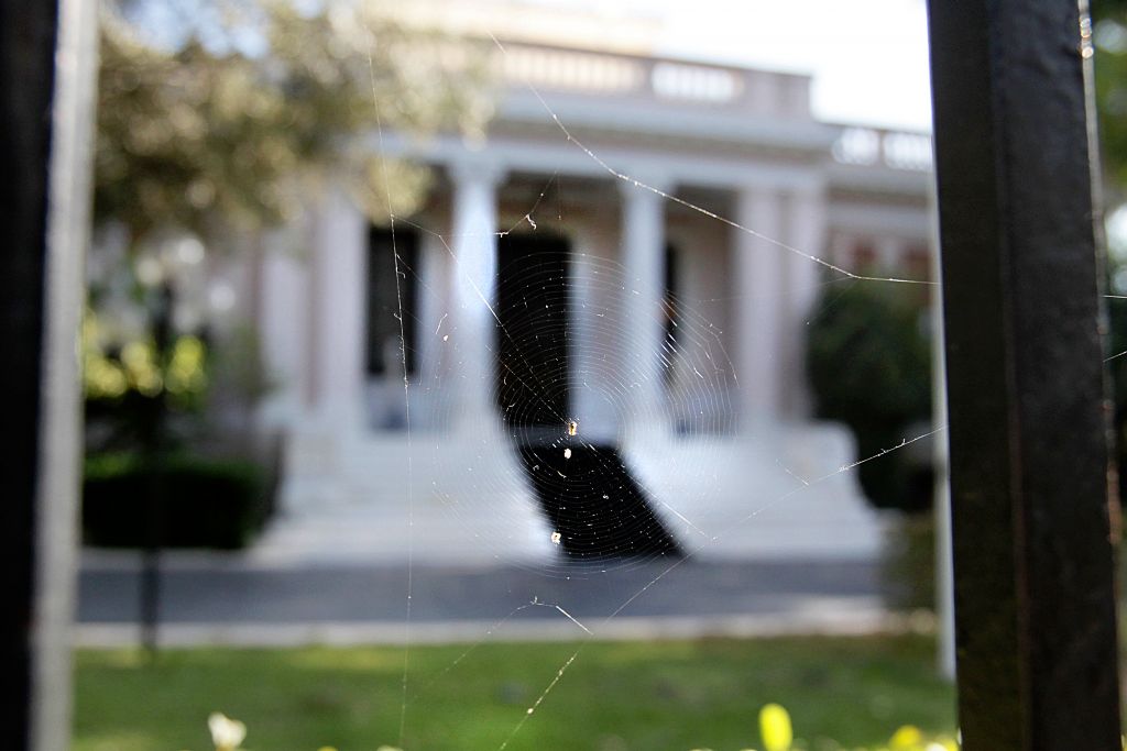 Φαντάσματα πολιτικής αποσταθεροποίησης βλέπει το Μαξίμου