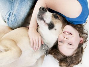 Πώς να συμφιλιώσω το σκύλο και το παιδί μου