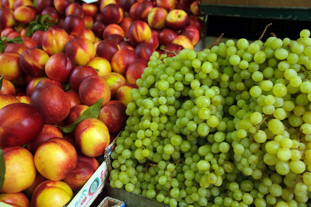 Δεσμεύτηκαν 1,3 τόνοι φρούτα αγνώστου προέλευσης στο Ρέντη