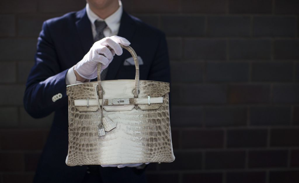 Μεταχειρισμένη τσάντα του οίκου Hermes πουλήθηκε σε δημοπρασία περίπου 185.000 €
