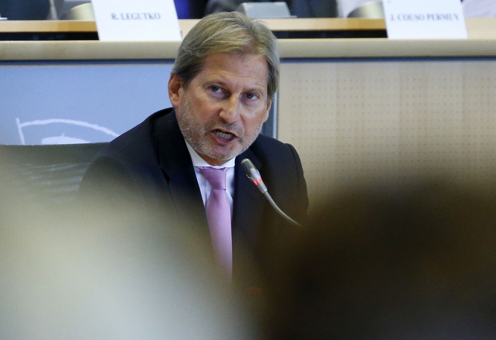 Καλά διατυπωμένη η συμφωνία λέει ο Επίτροπος για τη Διεύρευνση