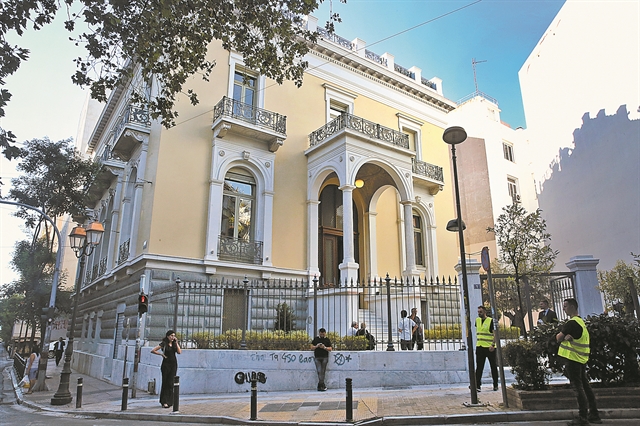 Από τον… Λοτρέκ στην Alouche Benias