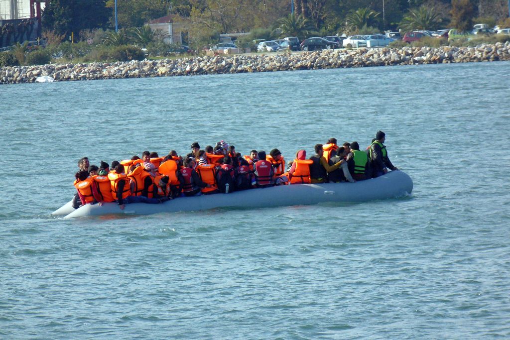 Πενήντα έξι πρόσφυγες έφθασαν με σκάφος από την Τουρκία στην Κύπρο