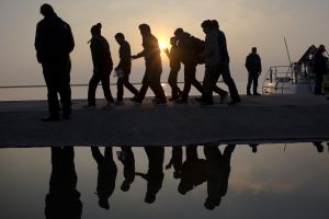 Πρόσφυγας προσπάθησε να φύγει από τη Λέσβο κρυμμένος σε βαλίτσα