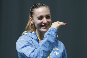 Η Αννα Κορακάκη «πυροβολεί» την κυβέρνηση: Τελικά πωλούνται