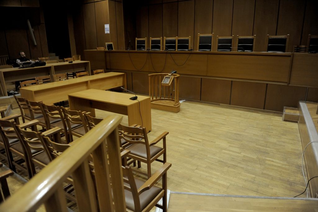 Αναβλήθηκε η δίκη οπαδού του ΠΑΟΚ για τη ρίψη του ρολού ταμειακής στον Γκαρθία