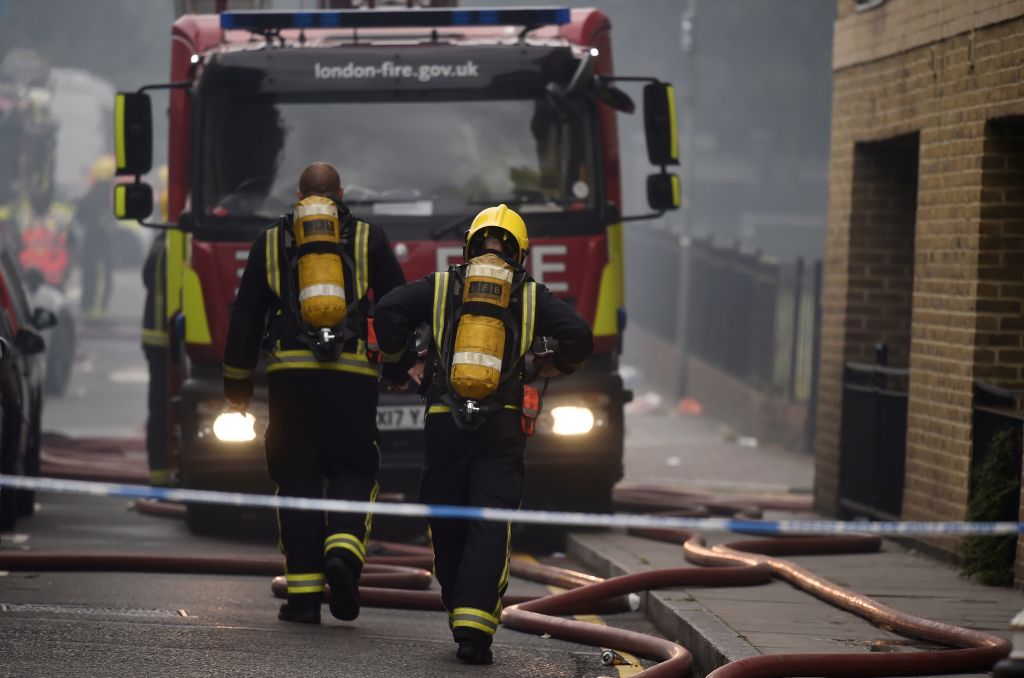 Βρετανία: Πυρκαγιά σε συγκρότημα κατοικιών στο Μέιφερ του Λονδίνου