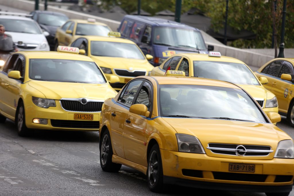 Επαναλαμβανόμενες 24ωρες εξήγγειλαν οι ιδιοκτήτες ταξί