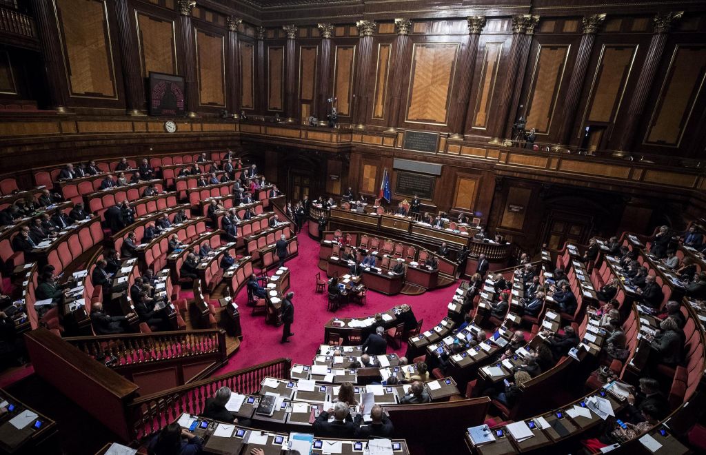 Ιταλία: Δύο ευρωσκεπτικιστές επικεφλής επιτροπών οικονομικών της βουλής