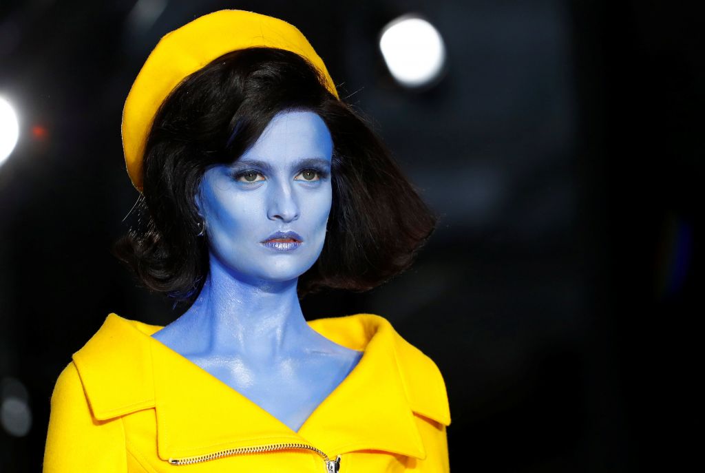 Θύελλα αντιδράσεων προκαλεί η καμπάνια του Moschino