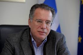 Κουμουτσάκος: Ο Τσίπρας δεν μπορεί να δεσμεύσει τη χώρα για το Μακεδονικό